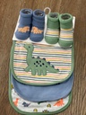 SET DE BABEROS Y MEDIAS