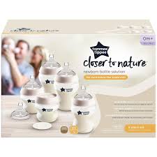 Tommee Tippee Natural Start - Juego de 8 biberones y chupones para bebé, 2 botellas anticólicos sin BPA de 5 onzas y 2 botellas anticólicos de 9 onzas, 2 pezones de flujo extra lento y medio, 2