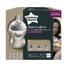 Tommee Tippee Natural Start - Biberones anticólicos de 9 onzas sin BPA, 0+ meses, tetina de flujo lento similar al pecho, autoesterilizante, diseñado para una transición perfecta entre el biberón