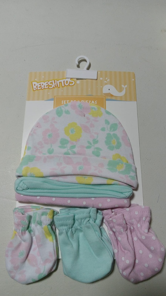 GORRO Y PUÑITOS SET 3/1